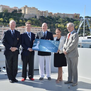 Le prince Albert II de Monaco au Monaco Yacht Show à bord du Yersin le 23 septembre 2015.