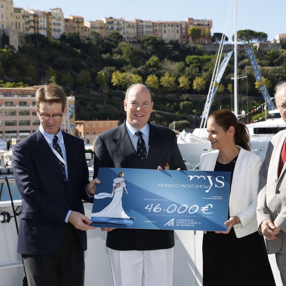 Le prince Albert II de Monaco au Monaco Yacht Show à bord du Yersin le 23 septembre 2015.