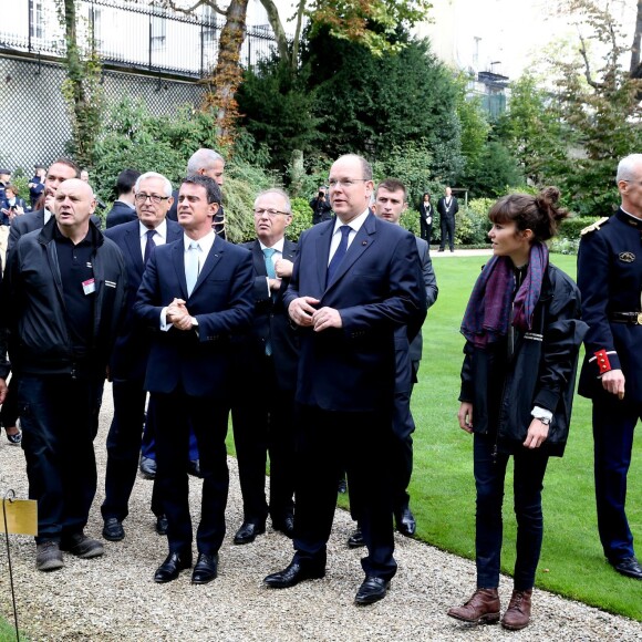 Le prince Albert II de Monaco était reçu à Matignon par Manuel Valls le 19 septembre 2015 à l'occasion des Journées du patrimoine et du tricentenaire du mariage de Louise-Hippolyte Grimaldi avec Jacques de Matignon.