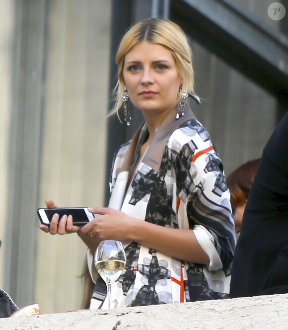 Exclusive - Mischa Barton discute avec un ami à côté du businessman Nick Loeb à la soirée de gala "New-York city Ballet" à New-York le 7 mai 2015.