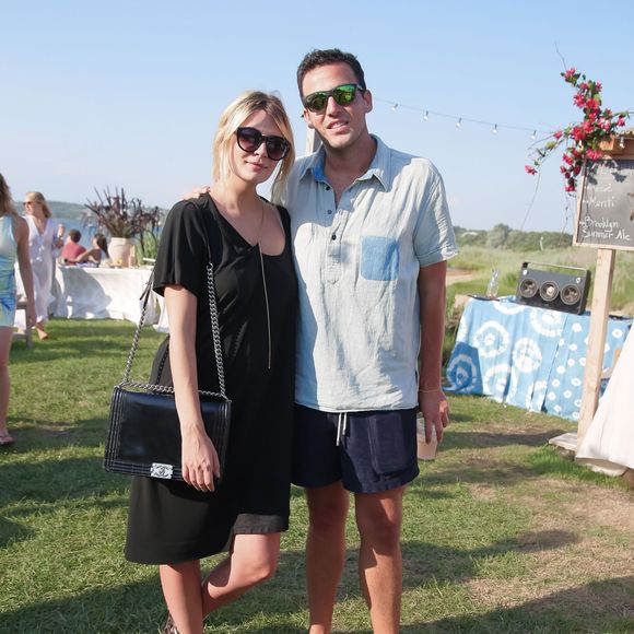 Mischa Barton et Logan Horne lors de l'événement Guest Of A Guest And Dolce & Gabbana Light Blue Mediterranean Escape organisé au Crow's Nest, à Montauk, le 3 août 2015