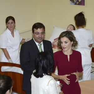 La reine Letizia d'Espagne inaugurait le 1er octobre 2015 à l'Institut d'éducation secondaire Javier García Téllez à Caceres l'année scolaire 2015-2016 dans l'enseignement technique.