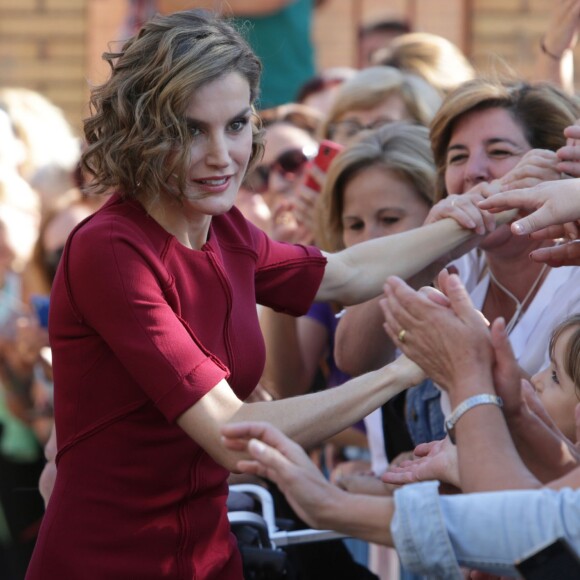 La reine Letizia d'Espagne inaugurait le 1er octobre 2015 à l'Institut d'éducation secondaire Javier García Téllez à Caceres l'année scolaire 2015-2016 dans l'enseignement technique.