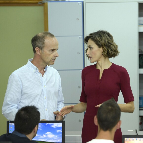 La reine Letizia d'Espagne inaugurait le 1er octobre 2015 à l'Institut d'éducation secondaire Javier García Téllez à Caceres l'année scolaire 2015-2016 dans l'enseignement technique.