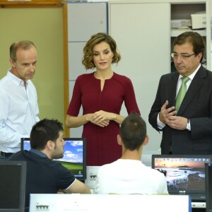 La reine Letizia d'Espagne inaugurait le 1er octobre 2015 à l'Institut d'éducation secondaire Javier García Téllez à Caceres l'année scolaire 2015-2016 dans l'enseignement technique.