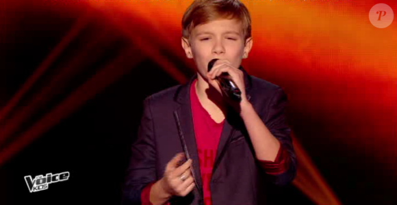 Lenni-Kim rejoint l'équipe de Patrick Fiori dans The Voice Kids, le vendredi 2 octobre 2015, sur TF1.
