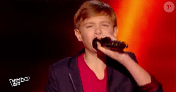 Lenni-Kim rejoint l'équipe de Patrick Fiori dans The Voice Kids, le vendredi 2 octobre 2015, sur TF1.