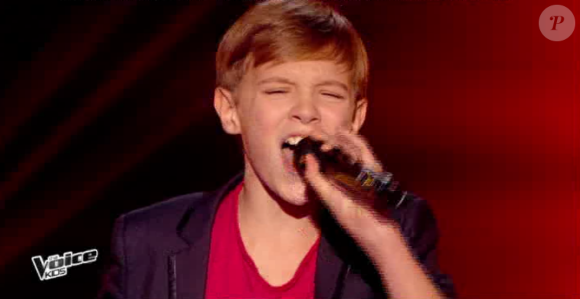 Lenni-Kim rejoint l'équipe de Patrick Fiori dans The Voice Kids, le vendredi 2 octobre 2015, sur TF1.