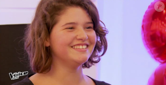 Coline rejoint l'équipe de Louis Bertignac dans The Voice Kids, le vendredi 2 octobre 2015, sur TF1