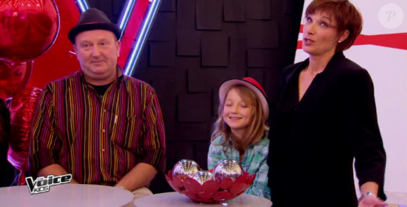 Satine rejoint l'équipe de Patrick Fiori dans The Voice Kids, le vendredi 2 octobre 2015, sur TF1