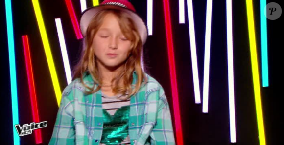 Satine rejoint l'équipe de Patrick Fiori dans The Voice Kids, le vendredi 2 octobre 2015, sur TF1