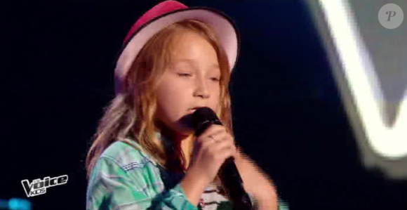Satine rejoint l'équipe de Patrick Fiori dans The Voice Kids, le vendredi 2 octobre 2015, sur TF1