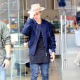 Justin Bieber est allé déjeuner avec sa petite soeur Jazmyn, Kendall Jenner et Hailey Baldwin à Los Angeles, le 23 avril 2015