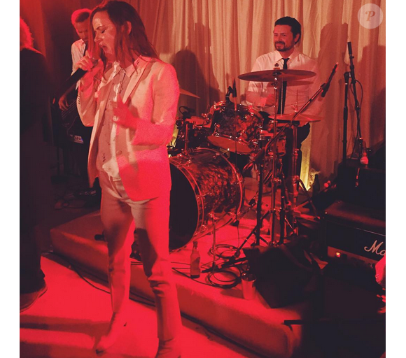 Juliette Lewis sur scène pour le mariage de Donovan Leitch et Libby Mintz, le 3 octobre 2015 / photo postée sur Instagram