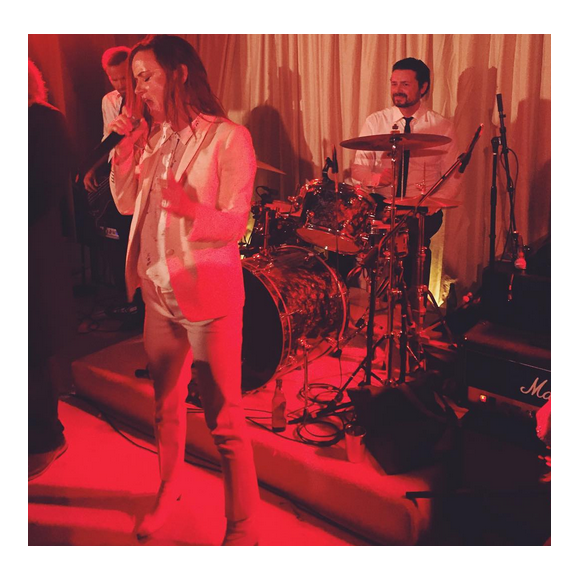 Juliette Lewis sur scène pour le mariage de Donovan Leitch et Libby Mintz, le 3 octobre 2015 / photo postée sur Instagram