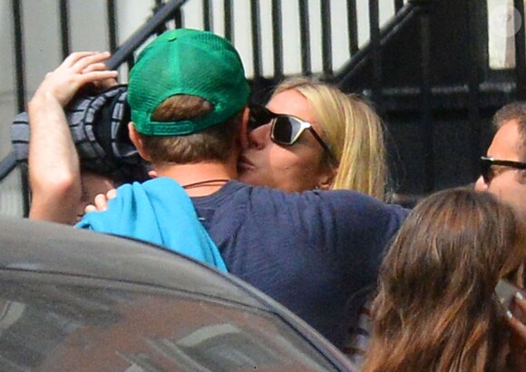 Exclusif - Prix spécial - Gwyneth Paltrow retrouve son ex mari Chris Martin pour un déjeuner d'anniversaire au restaurant Prune à New York, le 27 septembre 2015