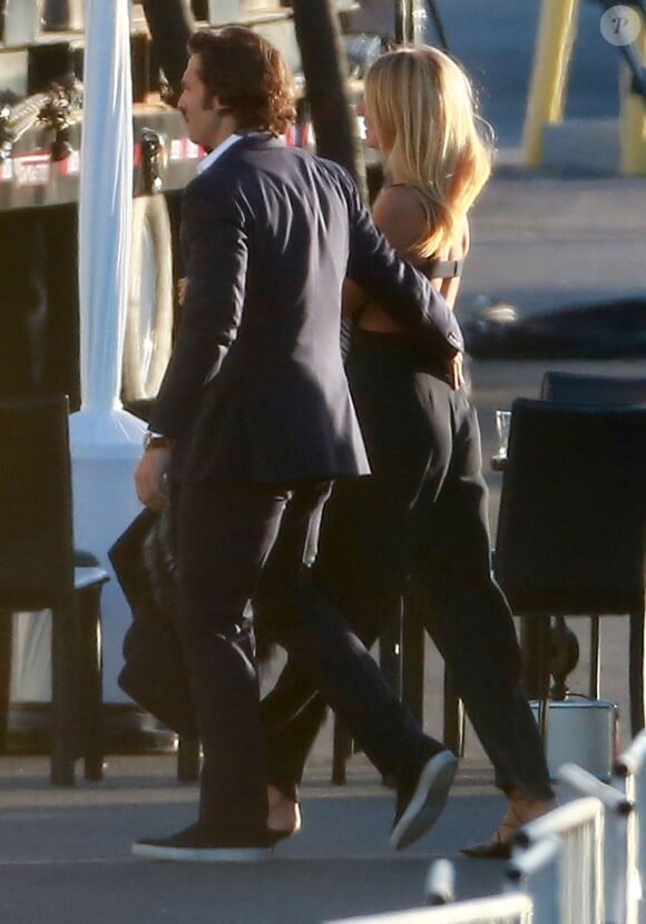 Exclusif - Gwyneth Paltrow et son nouveau compagnon le producteur Brad Falchuk (Nip/Tuck, Glee) arrivent à l'anniversaire de Robert Downey Jr. qui fête ses 50 ans le 4 avril 2015 au Barker Hangar à Santa Monica.