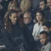 Rihanna a assisté en famille à la rencontre entre le PSG et l'Olympique de Marseille au Parc des Princes à Paris, le 4 octobre 2015