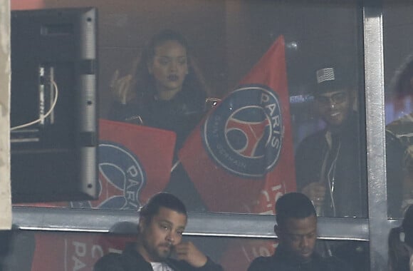 Rihanna supportrice parisienne lors de la rencontre entre le PSG et l'Olympique de Marseille au Parc des Princes à Paris, le 4 octobre 2015
