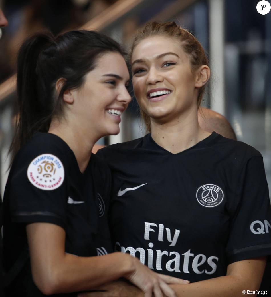 Kendall Jenner Et Sa Complice Gigi Hadid Ont Assisté Au Match Opposant Le Psg Et Lolympique De 