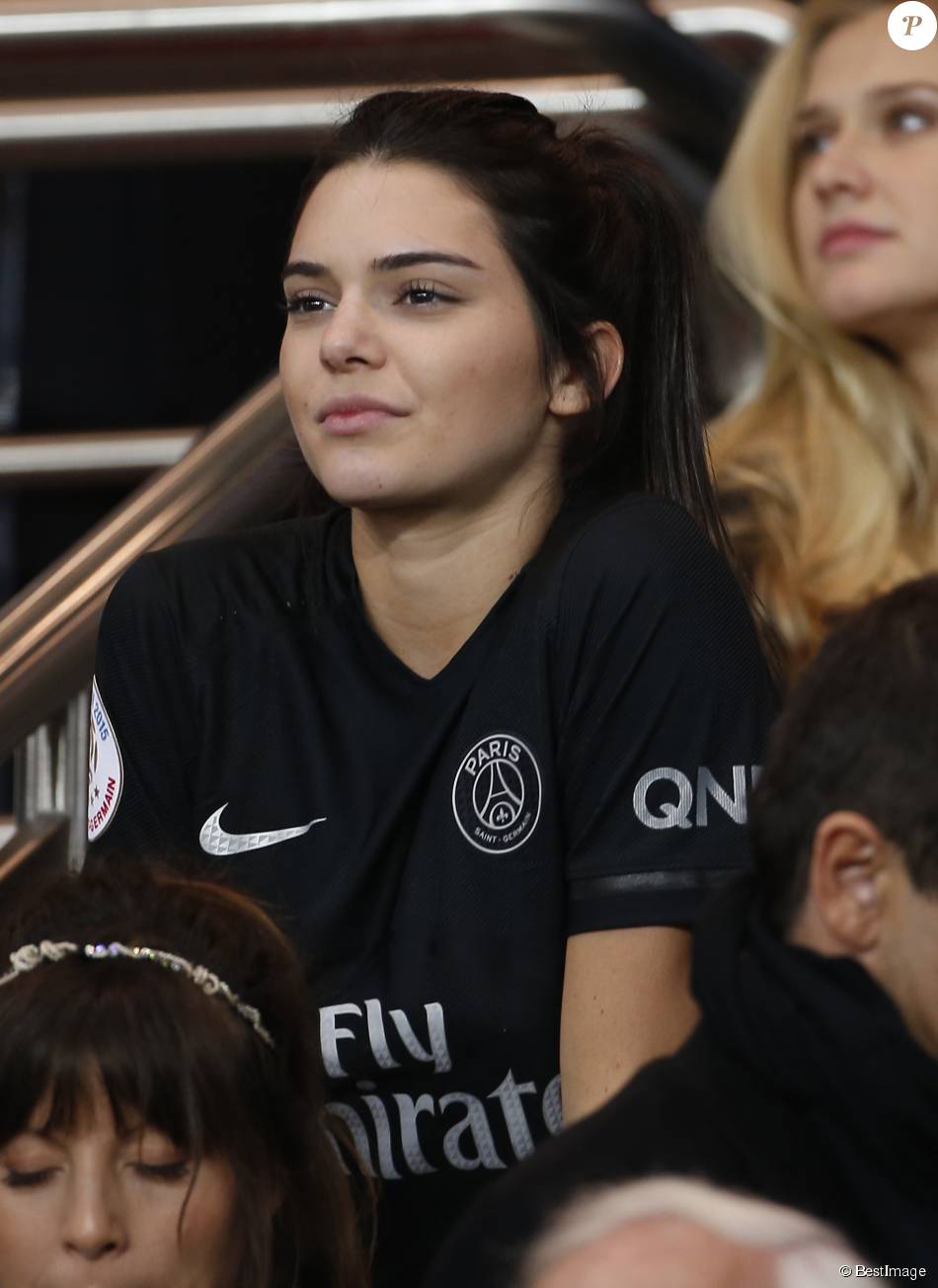 Kendall Jenner Lors Du Match Opposant Le Psg Et Lolympique