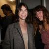 Lou Doillon et Charlotte Gainsbourg - Paris le 25 septembre 2013 - Inauguration de la galerie cinema de Anne Dominique Toussaint et vernissage de l'exposition "Point of View" de Kate Barry