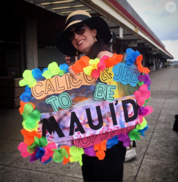 Une invitée douée pour les jeux de mots ! Photo Instagram du mariage de Calico Cooper, fille du rockeur Alice Cooper, et de Jed Williams le 4 septembre 2015 à Maui, Hawaï. #jedandcalico2015
