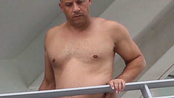 Vin Diesel, méconnaissable bedaine à l'air : Où sont passés ses muscles ?