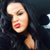 Sarah Fraisou : selfie sur Instagram