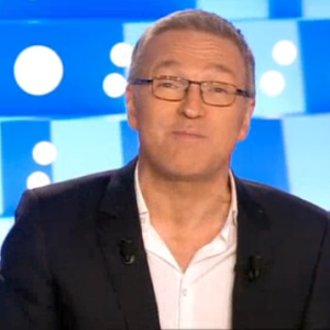 Laurent Ruquier présente On n'est pas couché, le samedi 10 octobre 2015 sur France 2.