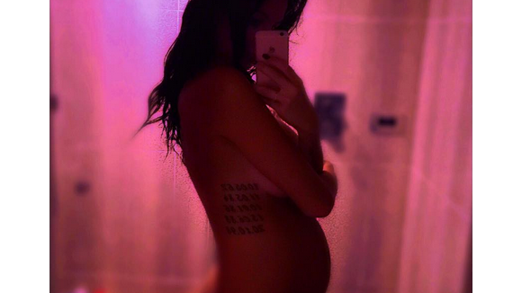 Jade Foret, enceinte et entièrement nue : Fille ou garçon ?
