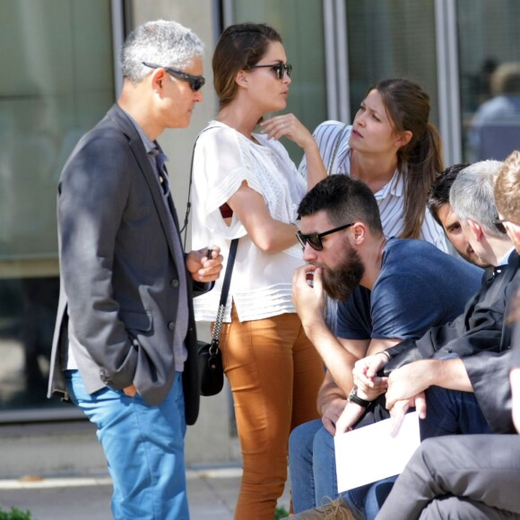 Géraldine Pillet (compagne de Nikola Karabatic), Jeny Priez et son compagne Luka Karabatic - Sorties de l'ouverture du procès du match de handball truqué devant le tribunal correctionnel de Montpellier le 15 juin 2015. L'affaire des paris suspects est le nom donné par les médias français à l'enquête menée par la Police judiciaire à la suite de soupçons de la Française des jeux portant sur le montant élevé des paris lors du match entre le Montpellier Agglomération Handball et le Cesson-Rennes Métropole HB le 12 mai 20121. Au cours de ce match, comptant pour le championnat de France de handball, des proches des joueurs et de l'encadrement de Montpellier auraient parié sur le fait que le club breton mène au score à la mi-temps, ce qui fut effectivement le cas (15-12)