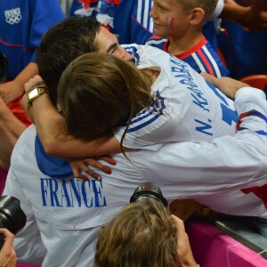 Nikola Karabatic et Geraldine Pillet lors de la finale du match France / Suède lors des Jeux Olympiques de Londres le 12 août 2012