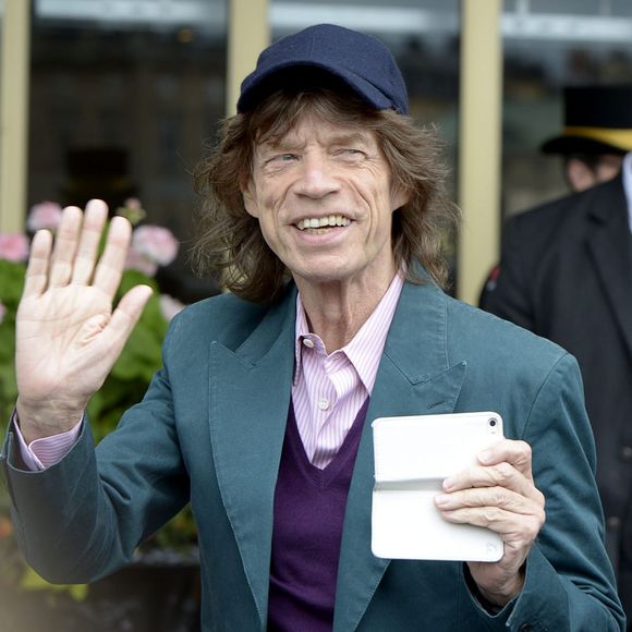 Mick Jagger - Les Rolling Stones quittent leur hôtel pour se rendre à leur concert à Stockholm. Le 1er juillet 2014