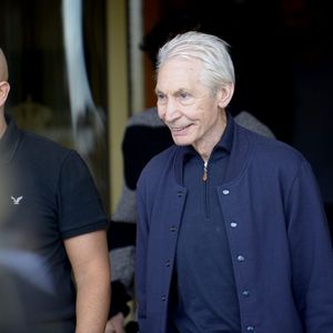 Charlie Watts - Les Rolling Stones quittent leur hôtel pour se rendre à leur concert à Stockholm. Le 1er juillet 2014