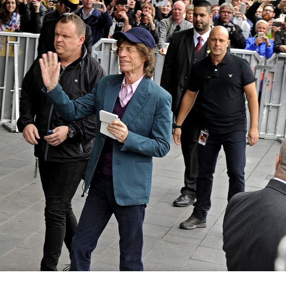 Mick Jagger - Les Rolling Stones quittent leur hôtel pour se rendre à leur concert à Stockholm. Le 1er juillet 2014