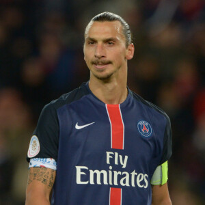 Zlatan Ibrahimovic lors du match de Ligue 1 entre le Paris Saint-Germain et l'En Avant de Guingamp au Parc des Princes, à Paris, le 22 septembre 2015