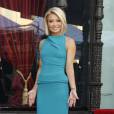 Kelly Ripa - Kelly Ripa reçoit son étoile sur le Walk of Fame à Hollywood le 12 octobre 2015.  Kelly Ripa honored with a star on the Hollywood Walk Of Fame on October 12, 2015 in Hollywood, California.12/10/2015 - Hollywood