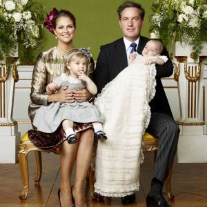 Baptême du prince Nicolas de Suède, fils de la princesse Madeleine et de Christopher O'Neill, avec ses parents et sa soeur la princesse Leonore le 11 octobre 2015 au palais Drottningholm à Stockholm, photo officielle par Mattias Edwall pour la cour suédoise.