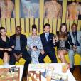 Kris Jenner, Kim Kardashian, Kanye West, Kourtney Kardashian, Scott Disick, Khloe Kardashian, Lamar Odom et Robert Kardashian au restaurant RYU de Scott Disick dans le Meatpacking District de New York le 23 avril 2012