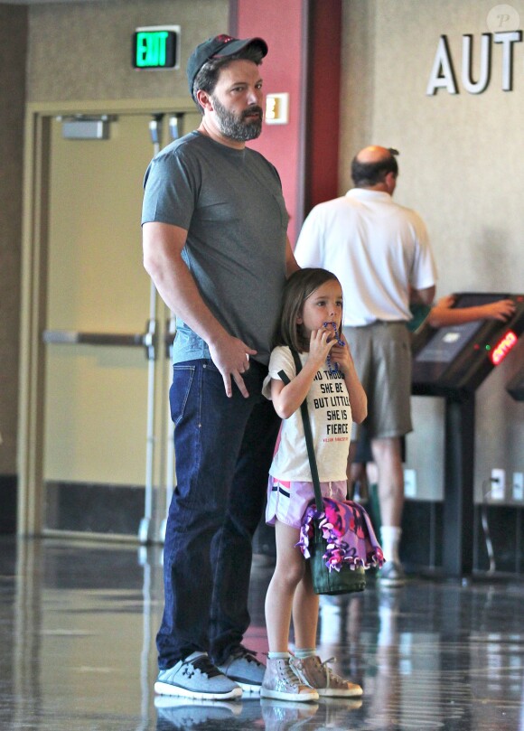 Ben Affleck emmène sa fille Seraphina au cinéma à Century City, le 11 octobre 2015