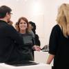 La princesse Eugenie d'York a pu présenter le stand de la galerie d'art Hauther & Wirth, dont elle est la directrice associée, à Josh Hartnett et sa compagne Tamsin Egerton, enceinte de leur premier enfant, au vernissage du salon d'art contemporain Frieze Art Fair le 13 octobre 2015 à Regent's Park, à Londres.