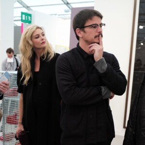 Josh Hartnett prenait part, avec sa compagne Tamsin Egerton, enceinte de leur premier enfant, au vernissage du salon d'art contemporain Frieze Art Fair le 13 octobre 2015 à Regent's Park, à Londres.