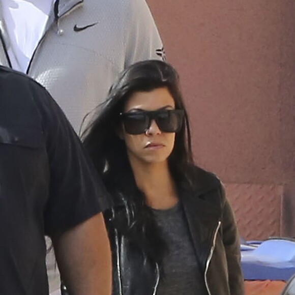 Kim Kardashian, sa soeur Kourtney ainsi que Kylie et Kris Jenner quitte l'hôpital Sunrise de Las Vegas, le 15 octobre 2015, où est hospitalisé Lamar Odom