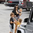Kourtney Kardashian emmène ses enfants Penelope, Mason et Reign Aston faire du karting à Burbank. Tyga est aussi présent pour l'anniversaire de son fils King Cairo, et Kanye West s'amuse avec sa fille North. Chris Brown fait du toboggan avec sa fille Royalty et Travis Barker est venu aussi leur rendre visite. Le 16 octobre 2015.