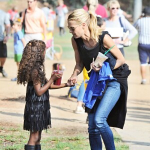Heidi Klum et ses enfants Leni, Johan et Lou se rendent au match de football de leur frère Henry à Brentwood, le 17 octobre 2015.