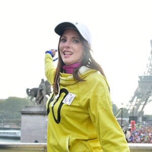 Frédérique Bel donne le départ de la 37e édition des "20 kilomètres de Paris", le 11 octobre 2015.