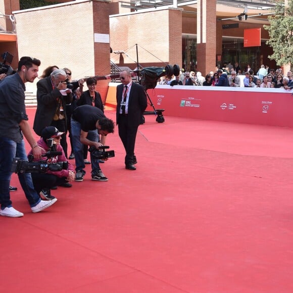 Garfield (devenu "Belle" à l'écran) - Tapis rouge du film "Belle et Sébastien" à Rome, le 17 octobre 2015.