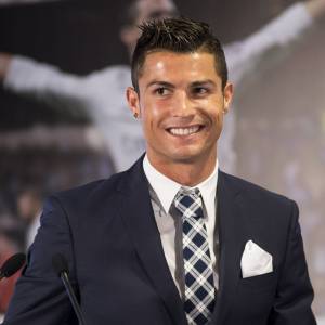 Cristiano Ronaldo lors de l'hommage rendu par le Real Madrid après qu'il soit devenu le meilleur buteur de l'histoire du club, au Santiago Bernabeu de Madrid, le 2 octobre 2015
