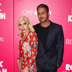 La chanteuse Lady Gaga et son fiancé Taylor Kinney - Première de "Rock The Kasbah" à New York, le 19 octobre 2015.